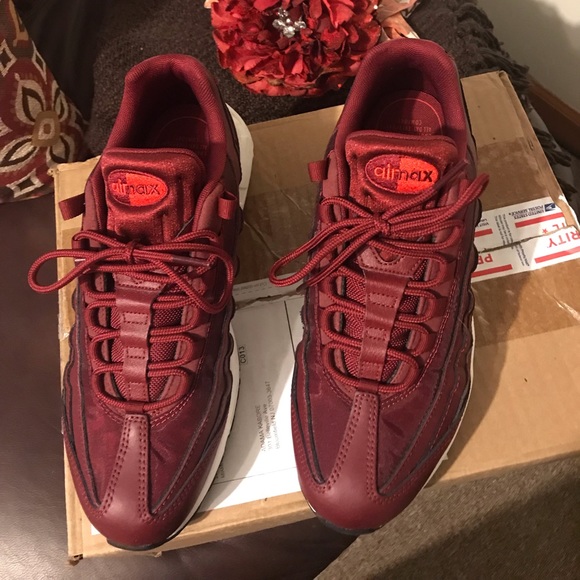 Women’s Sneakers - Picture 3 of 5